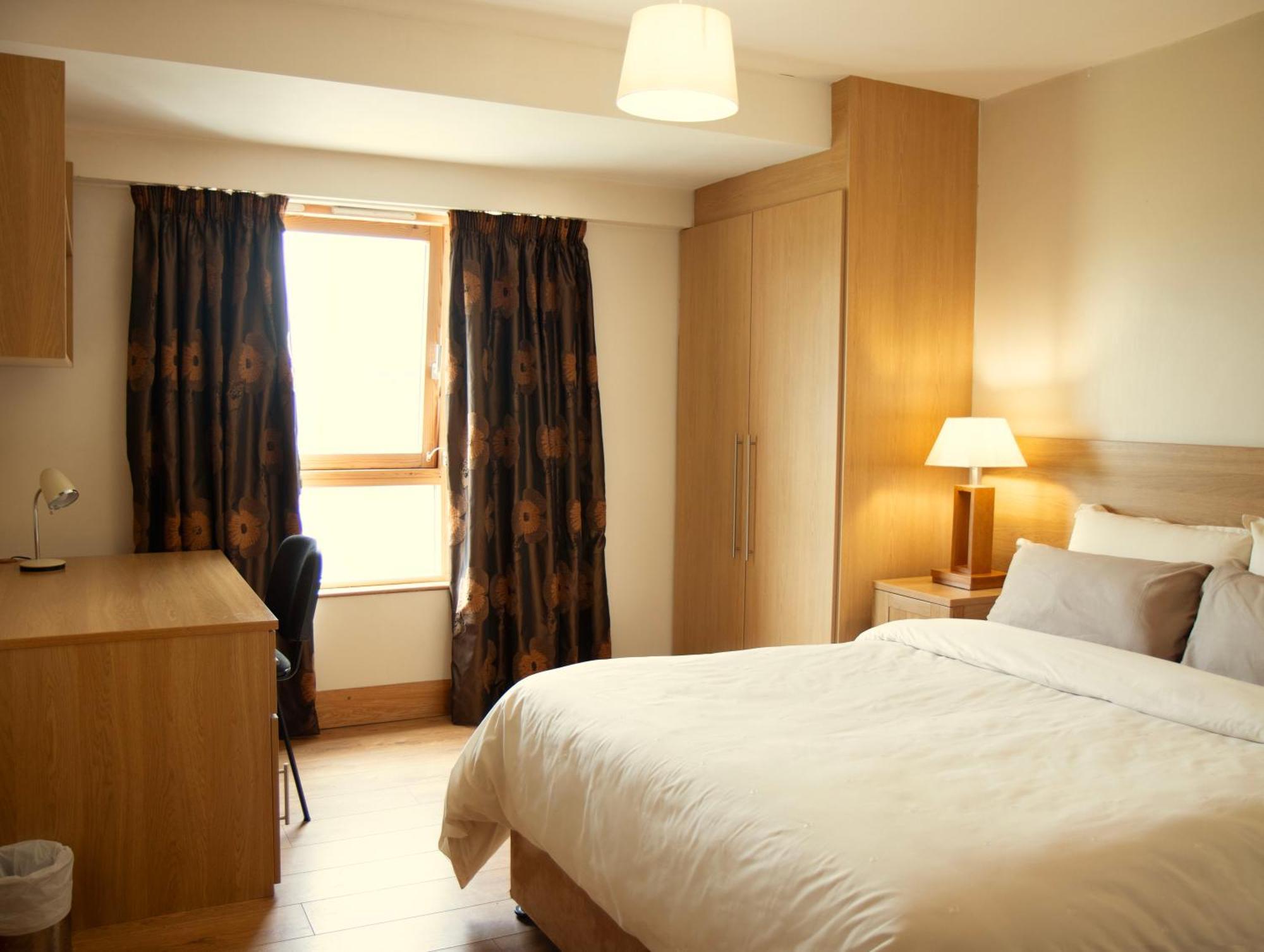 St Angela'S Lakeside Aparthotel Sala Sligo Eksteriør billede