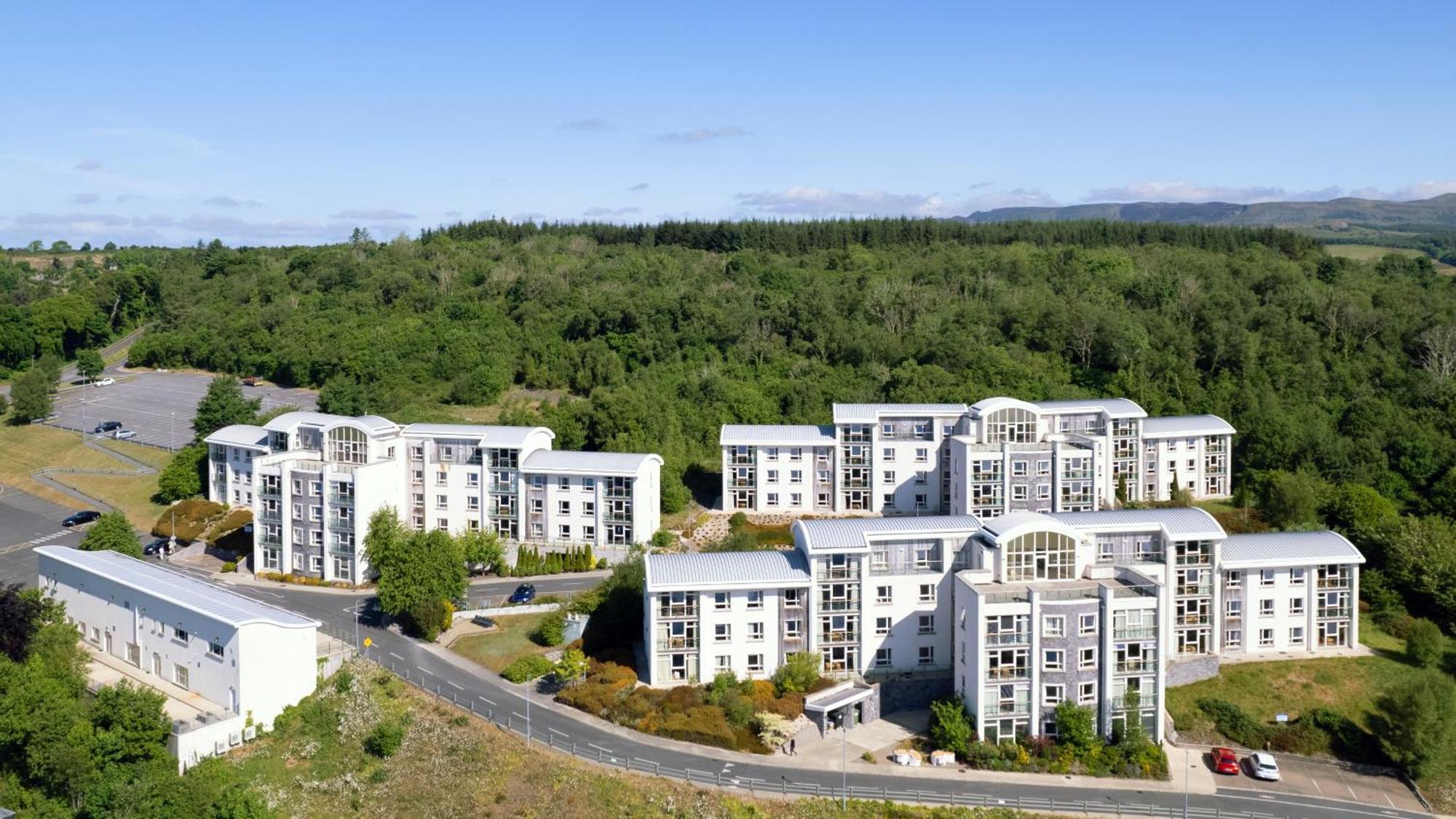 St Angela'S Lakeside Aparthotel Sala Sligo Eksteriør billede