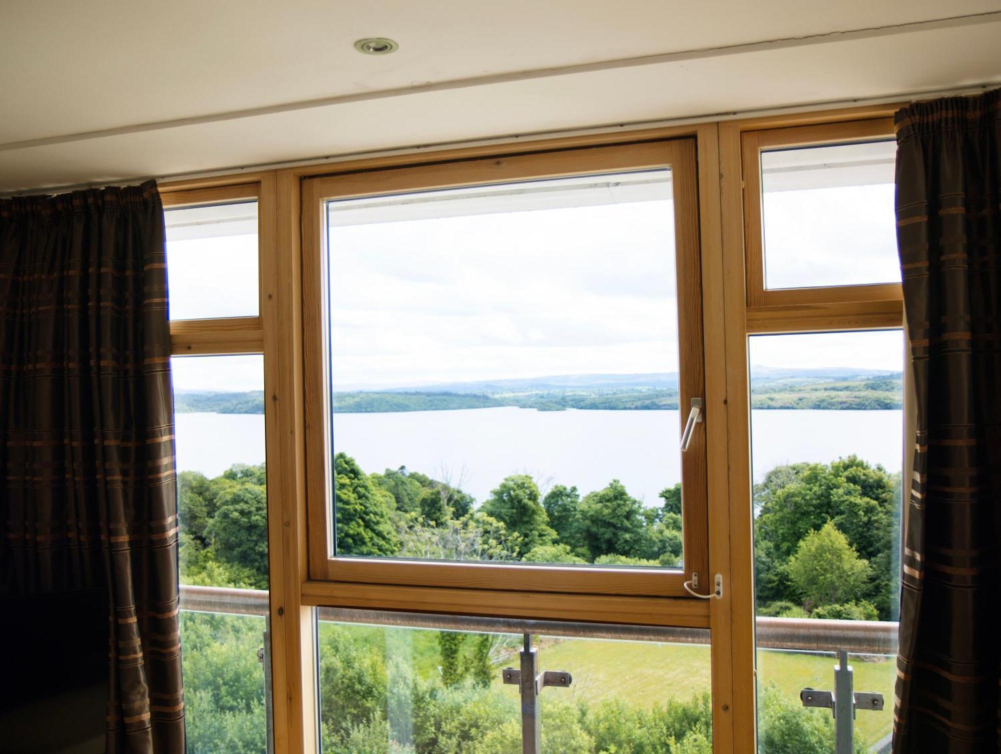 St Angela'S Lakeside Aparthotel Sala Sligo Eksteriør billede